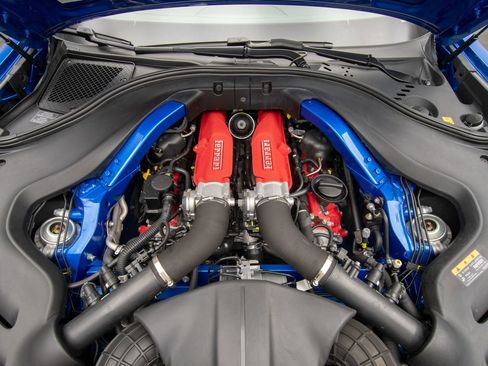 Used 2026 Ferrari Roma Spider RWD image 36