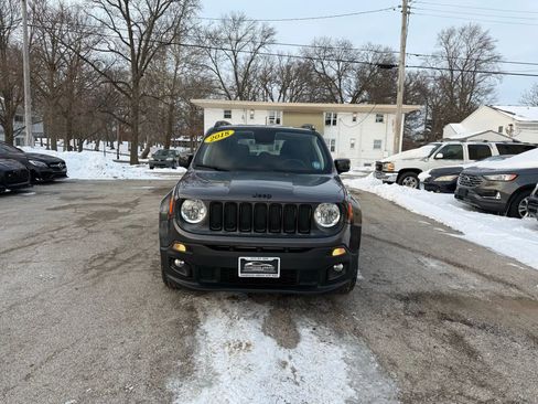 Used 2018 Jeep Renegade Altitude w/ Popular Equipment Group image 2