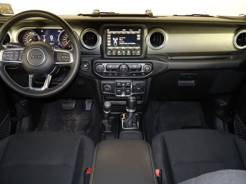 Used 2022 Jeep Gladiator Overland AWD/4WD image 13