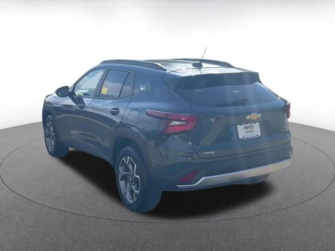 Used 2025 Chevrolet Trax LT image 11