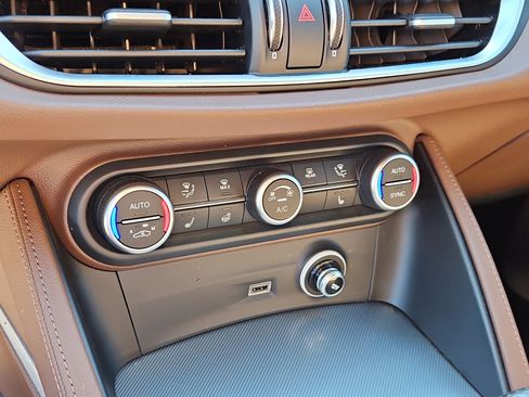 Used 2021 Alfa Romeo Stelvio Ti Sport image 17