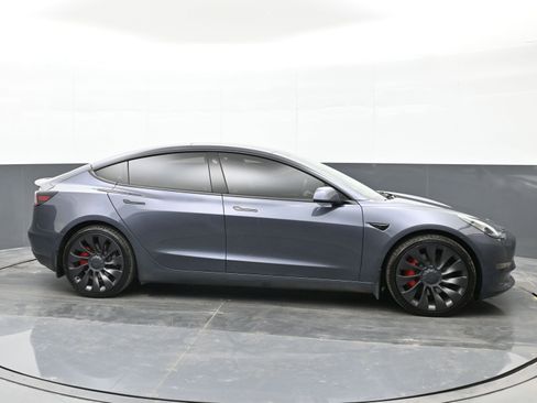 Used 2022 Tesla Model 3 Performance image 9