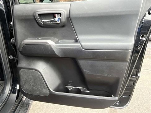 Used 2021 Toyota Tacoma TRD Off-Road image 20