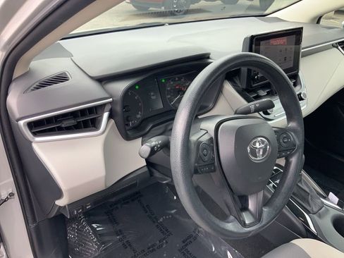 Used 2024 Toyota Corolla LE image 11