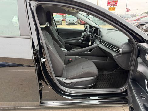 Used 2023 Hyundai Elantra SE FWD image 20