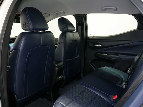 Used 2022 Chevrolet Bolt EUV LT w/ Convenience Package FWD image 20