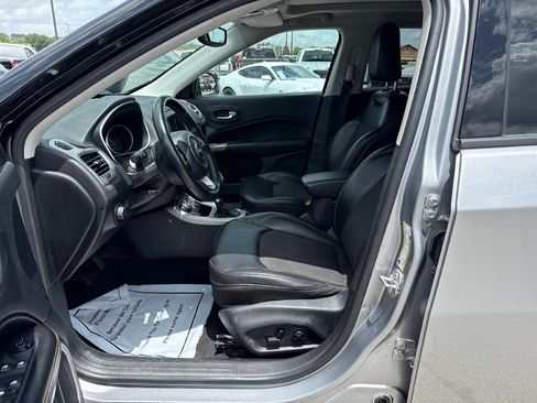 Used 2018 Jeep Compass Latitude w/ Popular Equipment Group AWD/4WD image 15