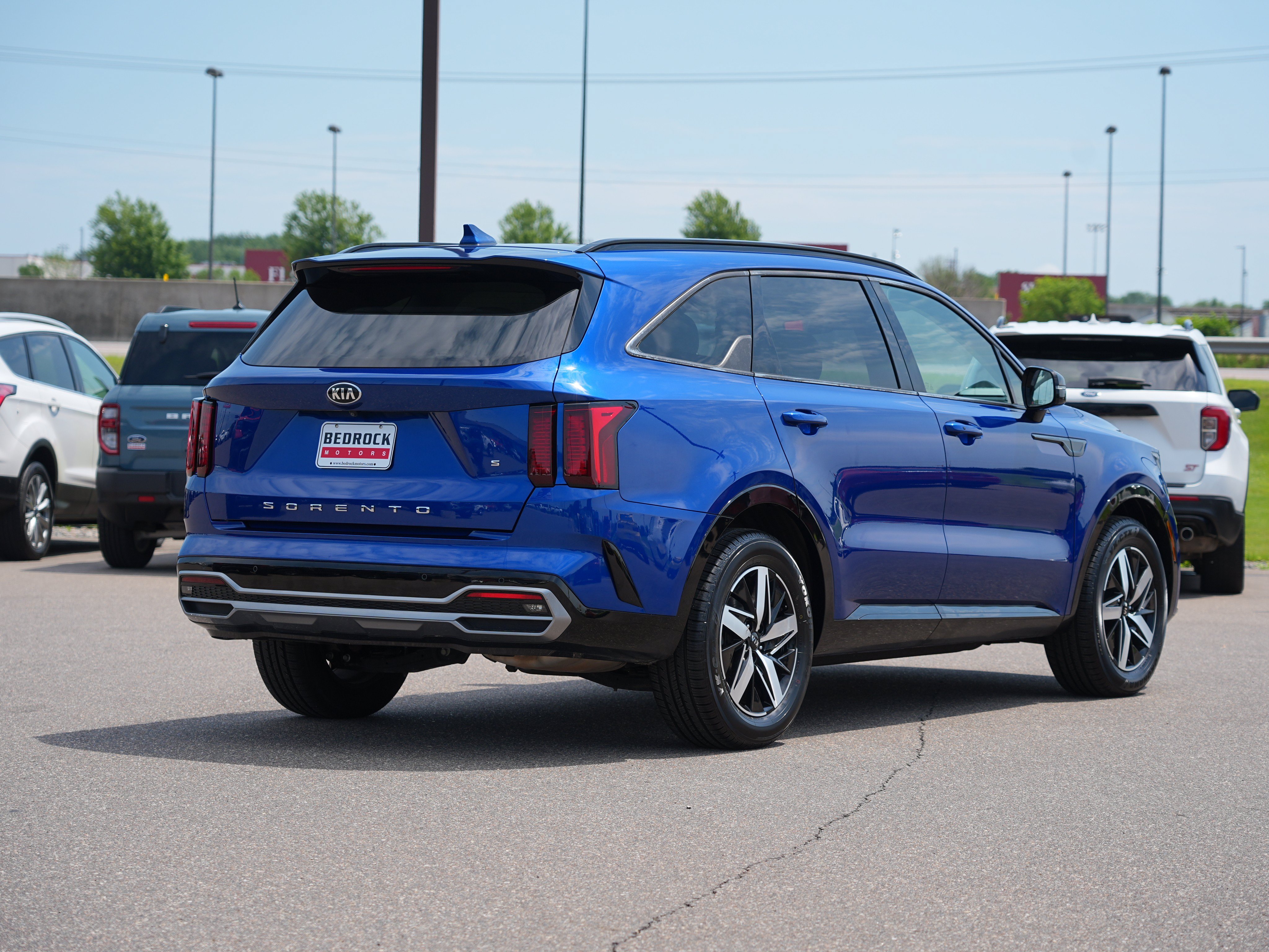 Used 2021 Kia Sorento S w/ Panoramic Sunroof Package FWD image 3