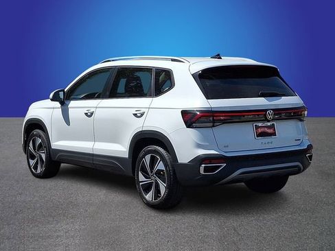 Used 2025 Volkswagen Taos SE AWD/4WD image 6