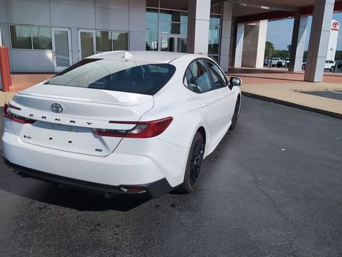 Used 2026 Toyota Camry LE image 5