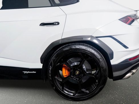 Used 2023 Lamborghini Urus Performante AWD/4WD image 9