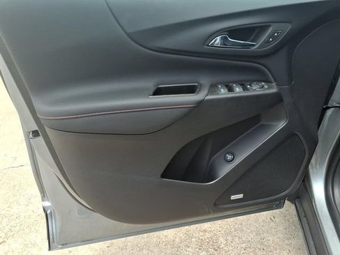 Used 2023 Chevrolet Equinox RS w/ RS Leather Package FWD image 9