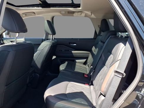 New 2026 Nissan Pathfinder Platinum w/ Cargo Package AWD/4WD image 5