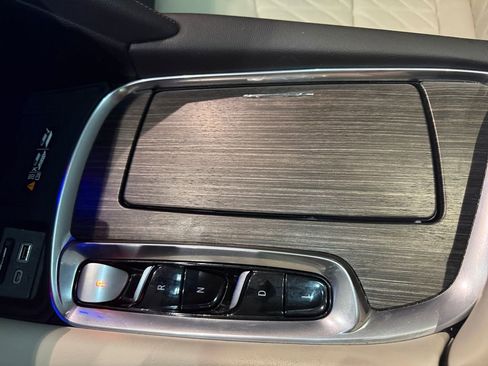 Used 2022 Buick Enclave Avenir w/ Avenir Technology Package image 36