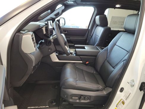 Used 2026 Toyota Sequoia Platinum AWD/4WD image 9