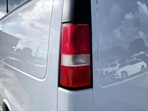 Used 2018 Chevrolet Express 2500 RWD image 29