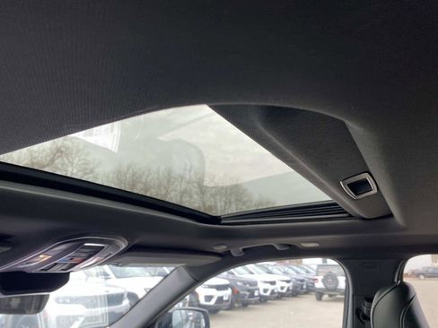 New 2026 Jeep Grand Cherokee Altitude image 8