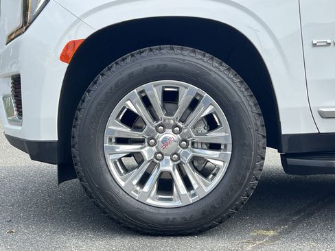Used 2022 GMC Yukon XL Denali AWD/4WD image 11