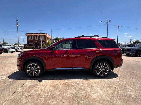 New 2026 Nissan Pathfinder Platinum AWD/4WD image 2