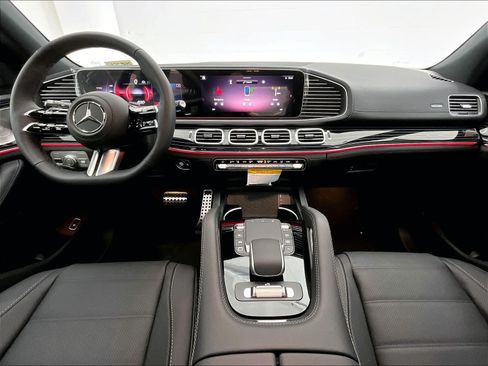 New 2026 Mercedes-Benz GLS 580 4MATIC image 4