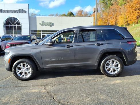 Certified 2023 Jeep Grand Cherokee Limited image 2