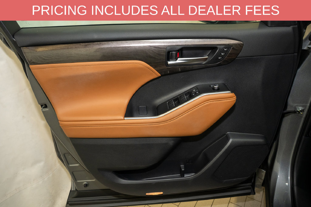 Used 2026 Toyota Highlander Platinum AWD/4WD image 15