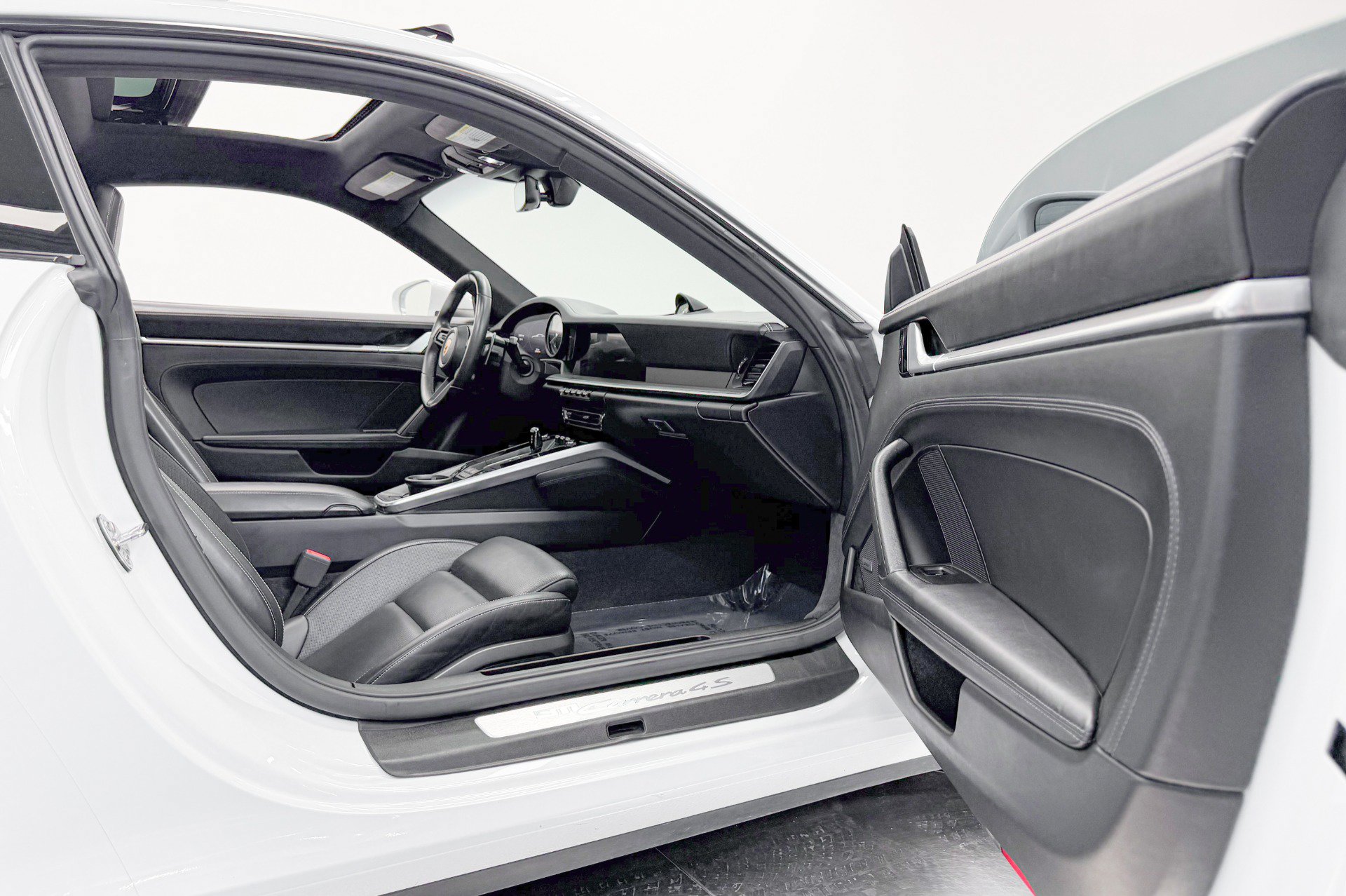 Used 2020 Porsche 911 Carrera 4S AWD/4WD image 26