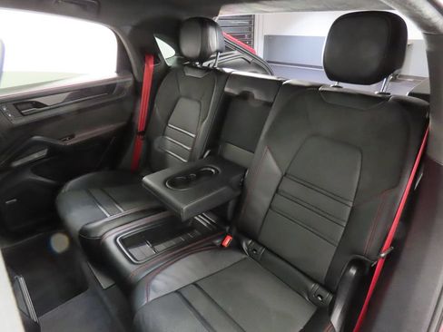 Certified 2025 Porsche Cayenne GTS AWD/4WD image 44