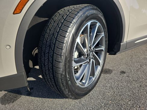 Certified 2023 Lincoln Corsair AWD w/ Equipment Group 102A image 33