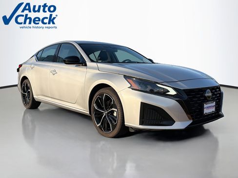 Used 2023 Nissan Altima 2.5 SR AWD/4WD image 1