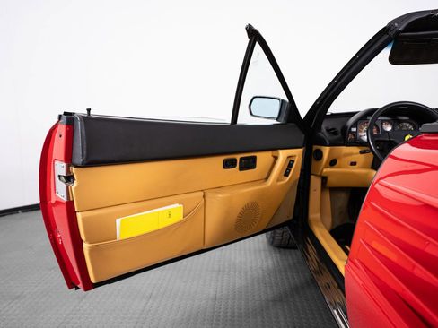 Used 1992 Ferrari Mondial T Cabriolet RWD image 12
