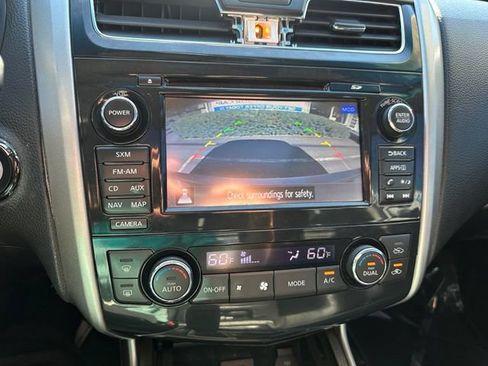 Used 2014 Nissan Altima 2.5 SL w/ Technology Package FWD image 16