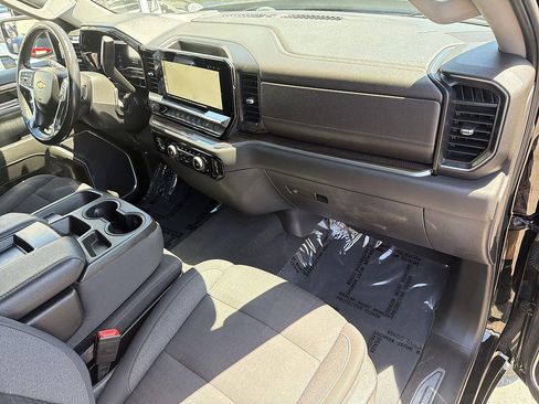 Used 2022 Chevrolet Silverado 1500 LT RWD image 28