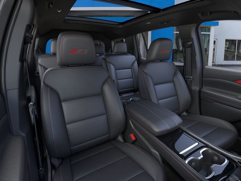 New 2026 Chevrolet Traverse Z71 w/ Driver Confidence Package image 16