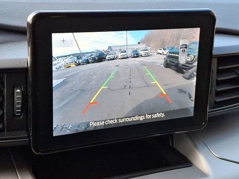 Used 2023 Ford Explorer XLT image 19