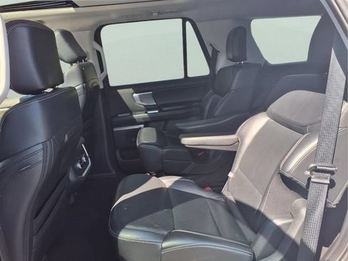 Used 2025 Ford Expedition Platinum AWD/4WD image 11