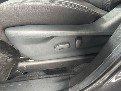 Used 2024 Subaru Ascent Premium w/ Convenience Package image 11