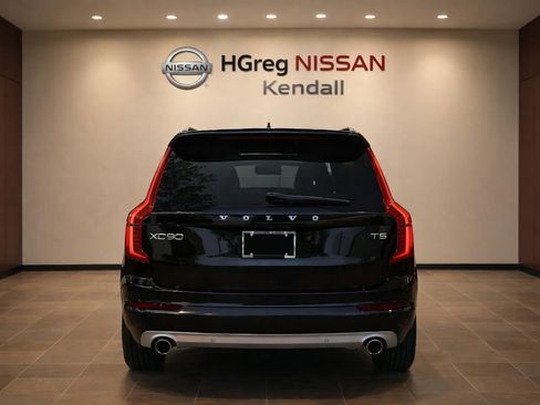 Used 2019 Volvo XC90 T5 Momentum w/ Advanced Package FWD image 2