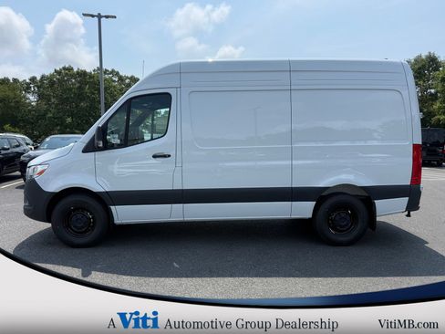 Used 2026 Mercedes-Benz Sprinter 2500 image 5
