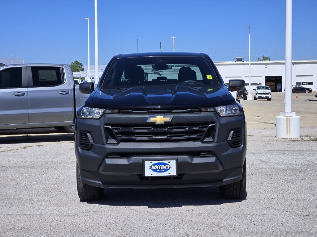 Used 2024 Chevrolet Colorado W/T RWD image 2