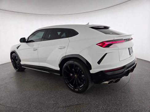 Used 2022 Lamborghini Urus AWD/4WD image 17