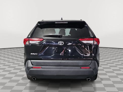 Used 2020 Toyota RAV4 LE FWD image 7