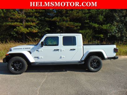 New 2025 Jeep Gladiator Sport