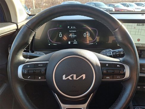 Used 2023 Kia Sportage EX image 18