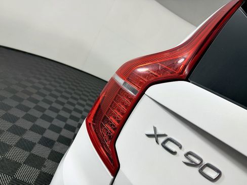 Used 2016 Volvo XC90 T6 Momentum w/ Protection Package Plus AWD/4WD image 12