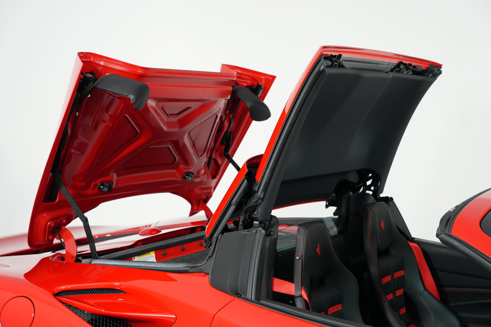 Certified 2022 Ferrari F8 Spider RWD image 19