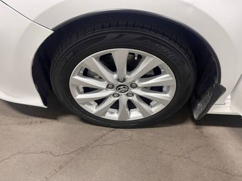 Used 2018 Toyota Camry LE image 30