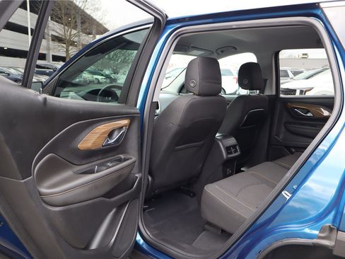 Used 2021 GMC Terrain SLE image 23