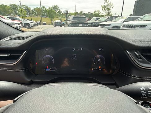 Used 2024 Jeep Grand Cherokee L Limited w/ Black Appearance Package image 30