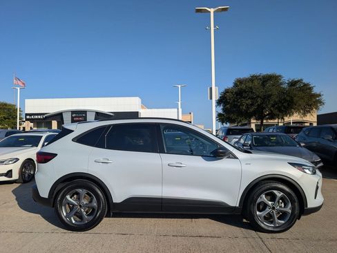 Used 2025 Ford Escape ST-Line FWD image 3